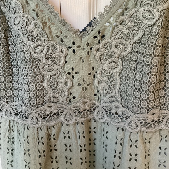 Abercrombie & Fitch top (FINALPRICEDROP) - Picture 3 of 3